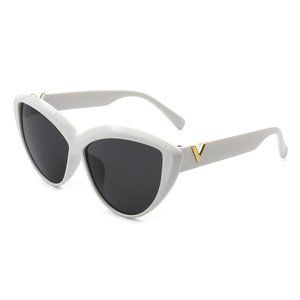 5/$35 BUNDLE DEAL White Oversize Cat Eye Sunglass
